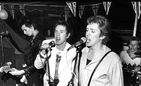 that time sex pistols crashed the queen s silver jubilee articles ultimate guitar
