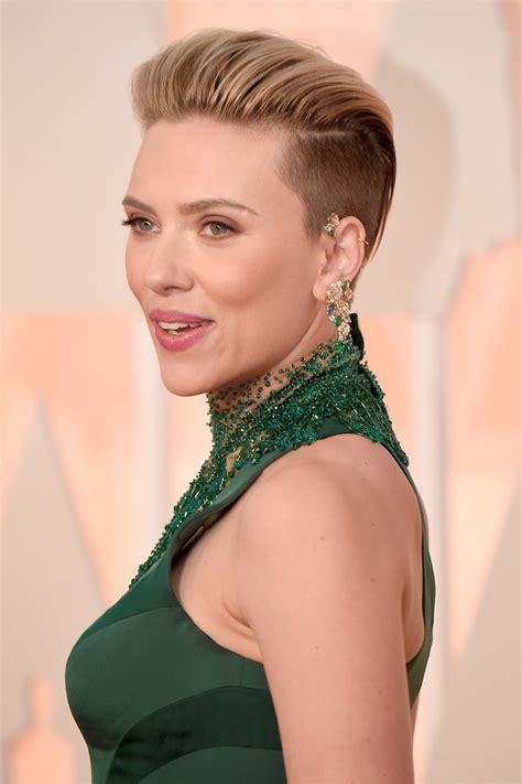 While the rest of hollywood is loving the 'lob', scar jo has taken it a this is understandable, though slightly disappointing because, let's face it, inventing the mental image of scar jo rocking her trackies and chucking her hair into a high pony makes it slightly. Oscar 2015 Celebrity Hairstyles | Hairstyles 2017, Hair Colors and Haircuts