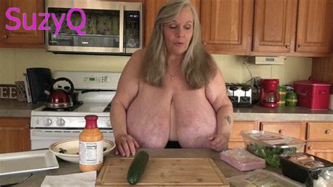 Suzy Makes Lunch Bbw Suzyq And Her 44m Wonders