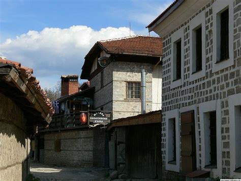 Oni koji se odluče da svoje zimovanje provedu u banskom imaju na osim staza sa alpsko skijanje, ovde postoje i staze za snoubording, kao i nordijsko skijanje. Bansko skijanje 2021 | Bansko Bugarska hoteli | Bansko smeštaj