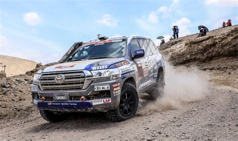 Toyota Land Cruiser Sa Z Astn Rally Dakar V Roku