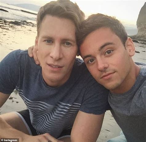 Following this, tom tweeted the same picture, writing: Tom Daley and husband share sweet photo of their baby son ...