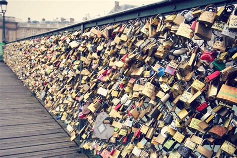Love Lock Bridge In Paris Engrave Your Love On The Lock And Throw