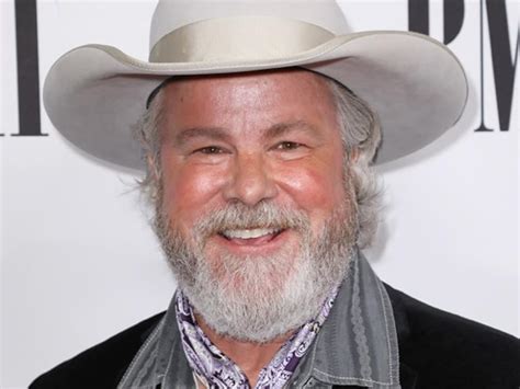 Robert Earl Keen Announces 8th Annual Holiday Tour Your Own Fm Station