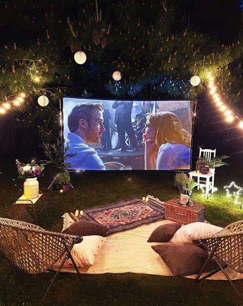 21 Diy Outdoor Movie Screen Ideas For A Magical Backyard Diy Outdoor
