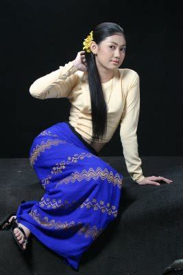 Myet Wunn Yeik Thin Zar Wint Kyaw Sexy Actress And Model In Myanmar Dress