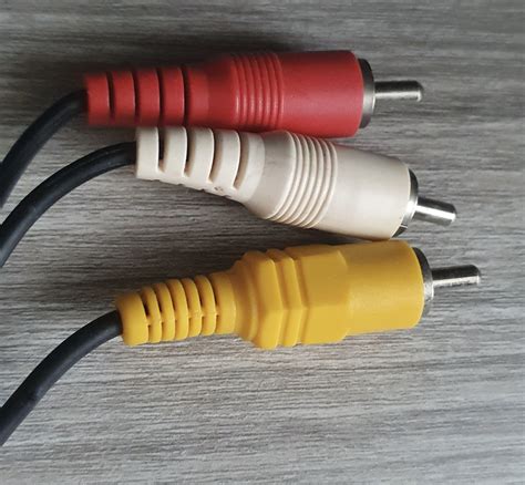 What is another name for red, white, and yellow cables? What is the red, yellow and white cable?