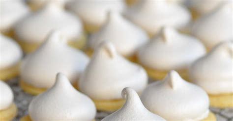 Bake in the preheated oven for 12 minutes. Austrian Meringue Cookies : Chocolate-filled Meringue Cookies recipe | Eat Smarter USA : Making ...