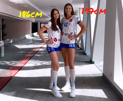 Zana And Marta By Zaratustraelsabio On DeviantArt Tall Women Joueuse Tall People Volleyball