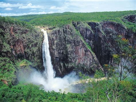 Discover Wallaman Falls Australia S Highest Permanent Single Drop Waterfall In Girringun