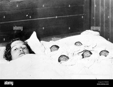 Dionne Quintuplets 1934 Nelzire Dionne With Her Quintuplet Daughters Shortly After Their