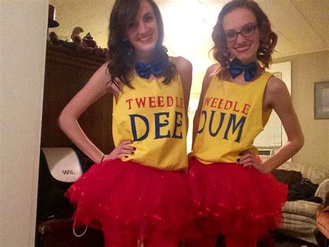 Tweedle Dee And Tweedle Dum DIY Best Friend Costume