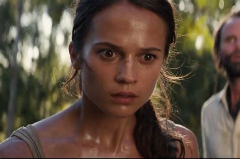 Tomb Raider Trailer Has Alicia Vikanders Lara Croft Barely Dodging