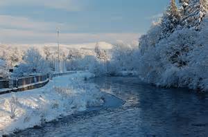 An Icy River Tweed Peebles © Jim Barton Cc By Sa20 Geograph