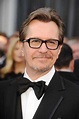 Gary Oldman Age, Wife, Affairs, Family, Children, Biography, Facts ...
