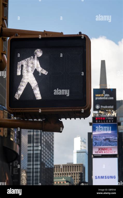 Pedestrian Crosswalk Signal In Times Square Nyc Stock Photo Alamy