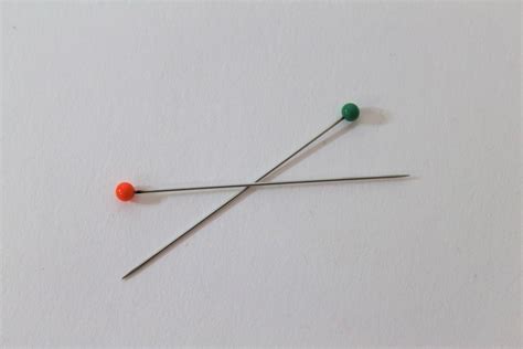 clover quilting pins 2508 extra fine glass headed pins by bra makers supply