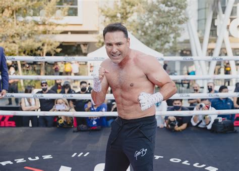 Photos Oscar De La Hoya Shows Off His Comeback Form At Open Workout Boxing News