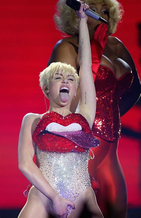 Miley Cyrus Tells London Audience To ‘kiss Members Of The Same Sex And