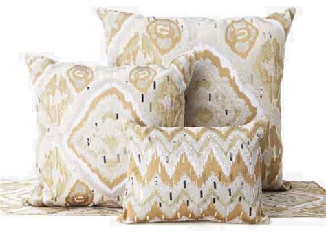 Shop over 550 top kim seybert table linens and earn cash back from retailers such as bergdorf goodman, bloomingdale's, and horchow and others such as neiman marcus and one kings lane all. Kim Seybert Ikat Gold/Silver Pillows - Decorative Pillows ...