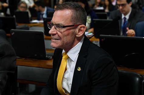 Fabiano contarato was born in 1960s. CCJ aprova relatório de Contarato favorável a testes de ...