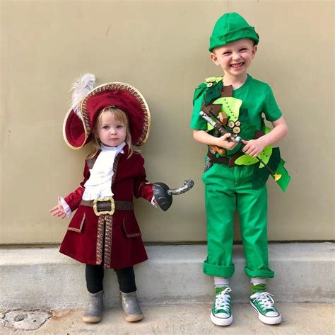 30 incredible sibling halloween costume ideas sibling costume sibling halloween costumes