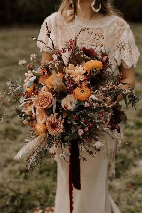 10 Stunning Autumn Wedding Bouquets Youll Adore Weddingsonline