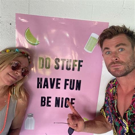 Chris Hemsworths Mum Leonie Amazes Fans With Youthful Looks The