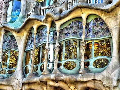 Antoni Gaudí Symbolismart Nouveau Architect Antoni Gaudi Gaudi
