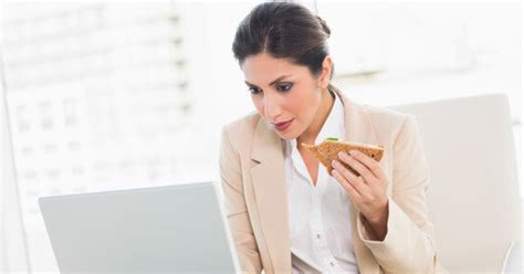 Unhealthy Lunches Another Reason To Stop Eating At Your Desk