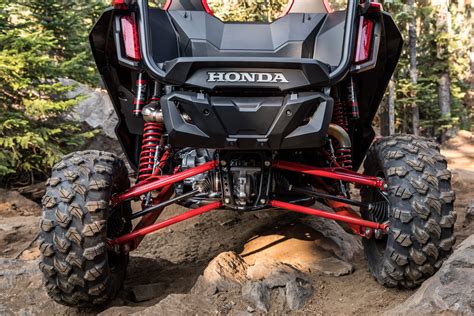 2019 Honda Talon 1000r And 1000x Big Red Gets Into The Extreme Side By