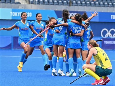 Uttar Pradesh Cm Yogi Adityanath Lauds Indian Womens Hockey Team