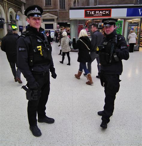 Btp Armed Officers Two British Transport Police Armed Offi Flickr