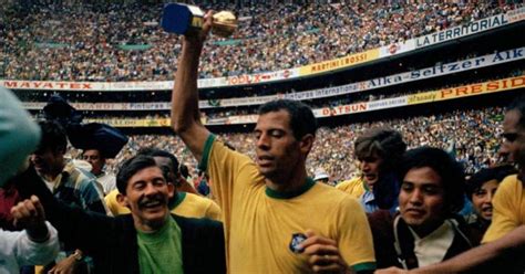 Brasil conquista o tricampeonato mundial de futebol no México History