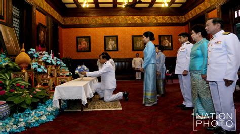 สำนักพระราชวัง เชิญชวนประชาชนร่วมลงนามถวายพระพร สมเด็จพระนางเจ้า ฯ พระบรมราชินี เนื่องในโอกาสวัน. นายกฯ นำครม.ลงนามถวายพระพรสมเด็จพระนางเจ้าสิริกิติ์ พระบรม ...