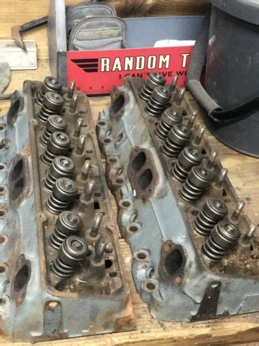 Chevy 267305 Sbc Cylinder Heads 194015 53cc 14022601 1980 86 Ebay