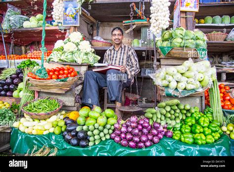 Vegetable Vendor Hi Res Stock Photography And Images Alamy