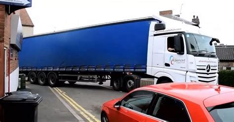 Lorry Driver Escapes Tight Spot In Hinckley Hinckley Times