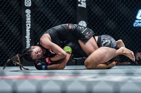 Angela Lee Retains One Women’s Atomweight World Championship With Submission Win Over Xiong Jing Nan