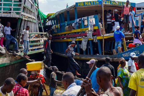 On a Darkened Waterway, a Tragedy Unfolds
