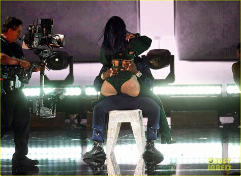 Cardi B And Offset Open Bet Awards 2019 With Steamy Performance Photo