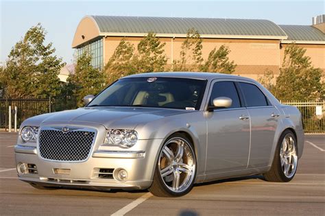 Chrysler 300c V10ch 2010 Hd Picture 1 Of 18 44179 1280x853