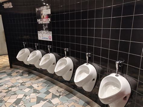 These Urinals Rmildlyinfuriating