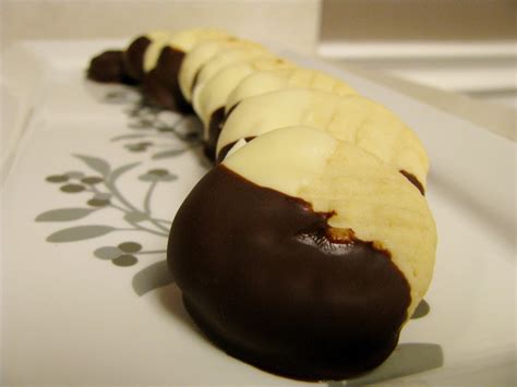 Chocolate Dipped Vanilla Biscuits New Cookook Review