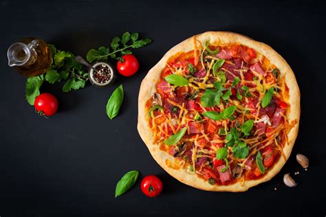 Wallpaper Food Pizza Tomatoes Basil Garlic 3156x2104