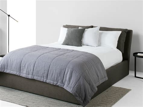 Nach kurzer vorfreude liefern unsere versanddienstleister bestellte möbel wie zum beispiel lampen, betten oder gartenmöbel. Designer Furniture and Homeware Made For You | MADE.com