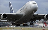 El Airbus A380, el avión de línea más grande de la historia de la ...