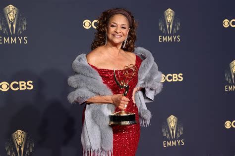 Debbie Allen Makes History As First Black Woman Winner Of Emmys Governors Award