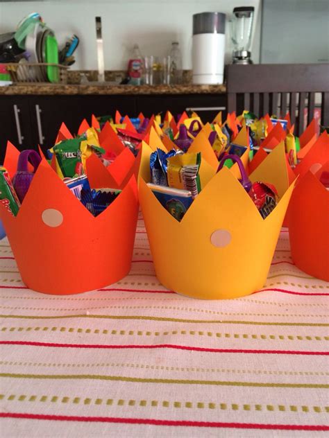 Coronas De Reyes Manualidad Para La Fiesta De Los Niños 14a