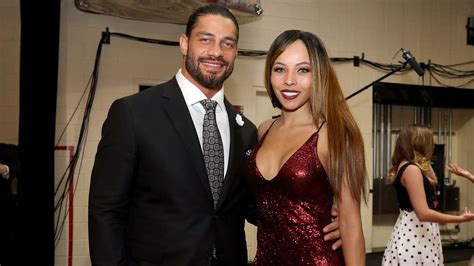 photos backstage at the 2016 wwe hall of fame induction ceremony roman reigns wife wwe